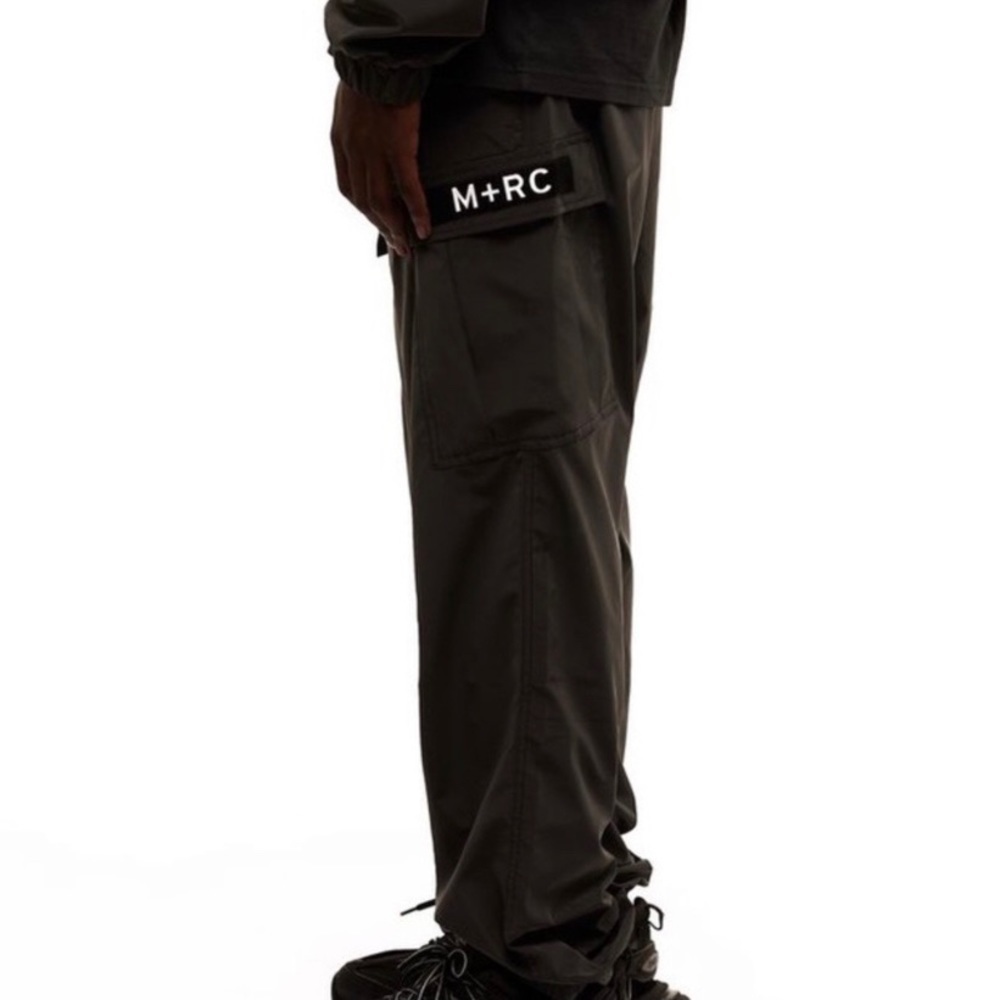 Men’s Black Cargo Pants - Picture 2 of 16
